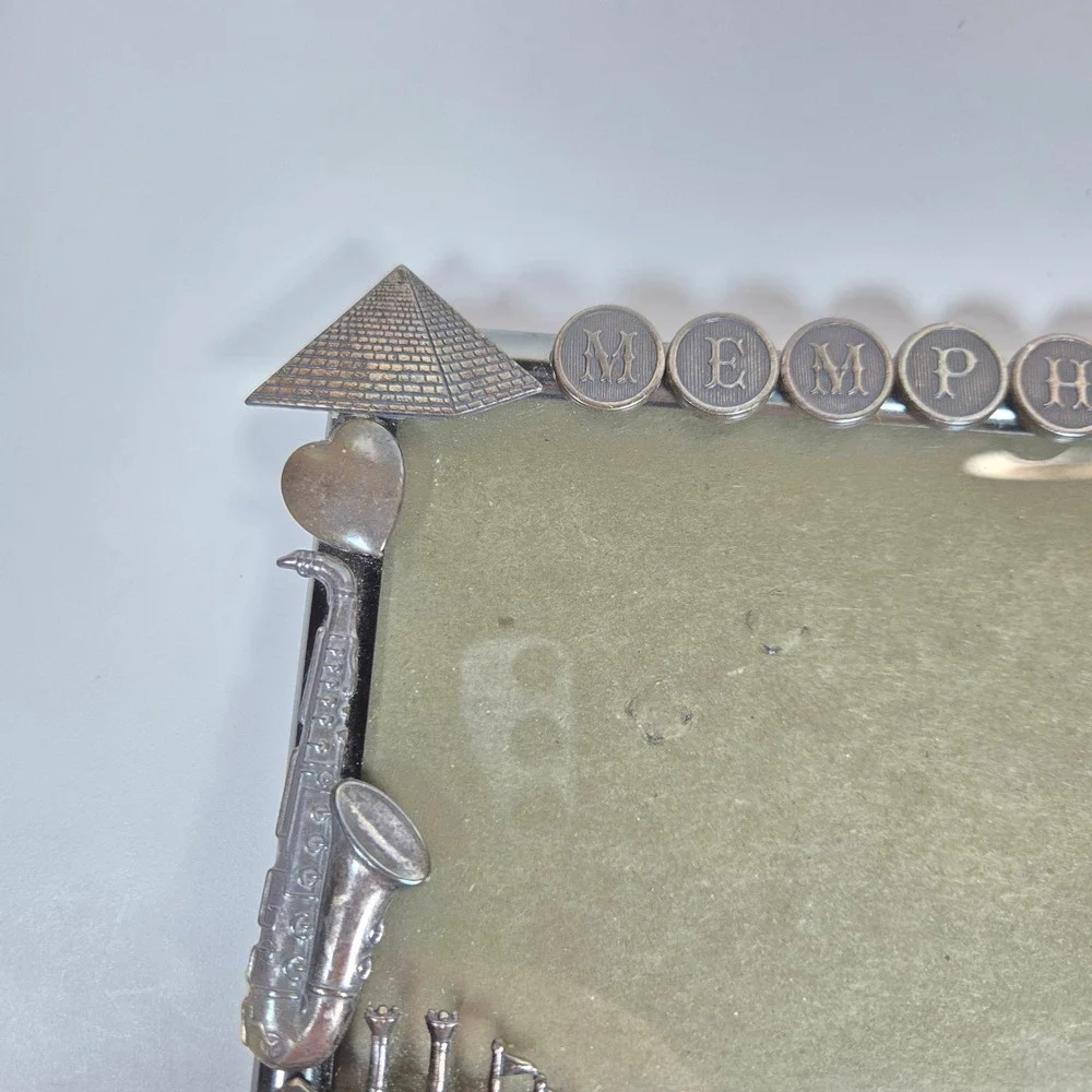 Memphis Tennessee Souvenir Picture Frame Silver Plated 3D charms Riverboat Music